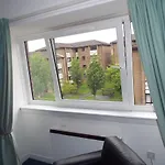 Lejlighed Ideal Location With Free On-site Private Parking