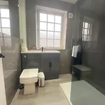 Two Cozy In A Residential דירה *