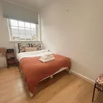 Two Cozy In A Residential דירה אדינבורו