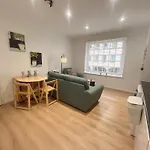 Two Cozy In A Residential * אדינבורו