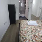 Stylish 2-bed Flat With Open-plan Living Parking Apartament *