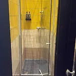 Hostel Revolver