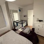 Apartman The Gardners In Centre With Parking *