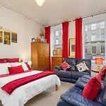 Spacious And Apartmán
