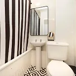 Joivy Stylish Castle View Flat With Balcony *