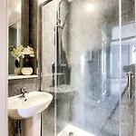 Lothian Road - Perfect Centre Location. Apartman