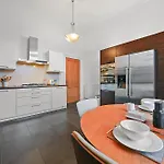 Δωμάτια σε οικογενειακή κατοικία Merchiston 1 In Shared With Parking - *