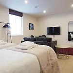 Stylish, Modern On Easter Road - Flat 2, Elgin House *