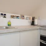 Bright & Airy Mezzanine Loft In - Flat 4, Elgin House Εδιμβούργο