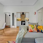 Stylish 2-bed Garden Villa