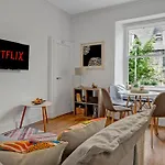 Villa Stylish 2-bed Garden Edinburgh