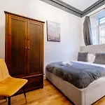 Monty's - 8 Guests 7 Beds Centre *