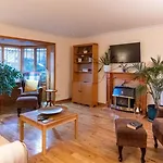 Сasa de vacaciones Bright, Spacious House