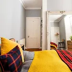 Edinburgh, Deanvillage Cosy Hideaway אדינבורו