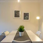 Tranquil 2 Bed Flat, Free Parking, Near Murrayfield & Centre Apartment