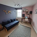 Spacious, Sunny Leith Appartement