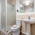 Апартаменты Elliot's Place Free Parking Sleep 4 Cosy *