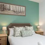 Apartament Stylish 2-bed Flat With Balcony Near Haymarket - Pass The Keys Edynburg