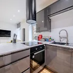 Διαμέρισμα Milton's Place Sleeps 5, 10 Minutes Walk To Royal Mile *