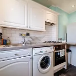 Apartman Bright Sleep 4 15 Minute Centre Free Parking Neaby