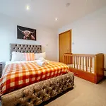 Διαμέρισμα Weston's Penthouse Sleep 10, 8 Beds Free Parking *