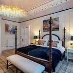 The Gifford 4*