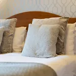 The Gifford 4*