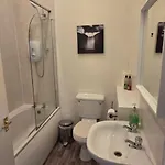 Daire Grindlay Street Residence, 2 Bedroom, 2 Bathroom Close To Castle