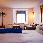 Lovely 2 Bedroom B-listed Converted Whisky Bond