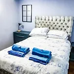 Lovely 2 Bedroom B-listed Converted Whisky Bond Apartamento *