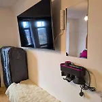 Double With Shared Bathroom Near The Shore And Tram Konukevi