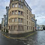 Double With Shared Bathroom Near The Shore And Tram Konukevi