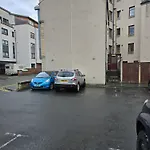 Double With Shared Bathroom Near The Shore And Tram * Edinburgh