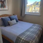 Welcoming And Homely 2 Bed In Location אדינבורו