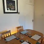 דירה Welcoming And Homely 2 Bed In Location אדינבורו