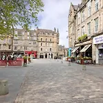 Апартаменты 1 Bed In The Heart Of Grassmarket With Castle Views *