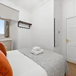 Burnets Close 2 Bedroom - Lägenhet