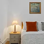 Lägenhet Burnets Close 2 Bedroom - Edinburg