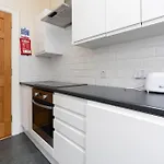 Gardners Crescent