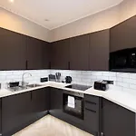 1 Bed In The Heart Of Grassmarket With Castle Views Апартаменты Эдинбург