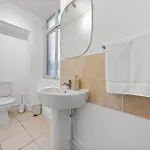 Burnets Close 2 Bedroom - Edinburg