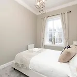 1 Bed In The Heart Of Grassmarket With Castle Views Апартаменты Эдинбург