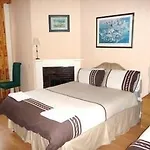 בית הארחה Minto House