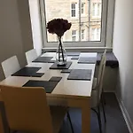 Apartman Lochrin By *