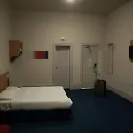 Otel The Learmonth 2*