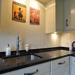 Royal Mile Elegance - Space & Luxury Edinburgh