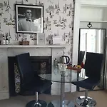 Wilton Road Bed & Breakfast *