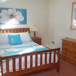Penthouse Sleeps 11 דירה *
