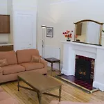 Otel The Learmonth 2*