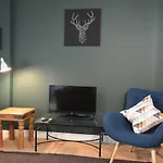 Holyrood Park - Carparking Included! إدنبرة